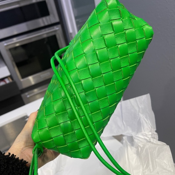 Brand new Bottega Veneta Small Loop in Parakeet - Picture 3 of 5